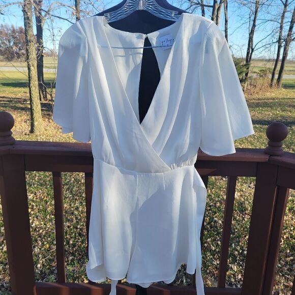 Princess Polly White Vneck Slit Open Back Ruffle Sleeve Tie Waist Romper Sz 4 - Picture 1 of 14